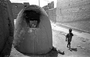 640px-Street_Timbuktu_Mali_Africa_2000