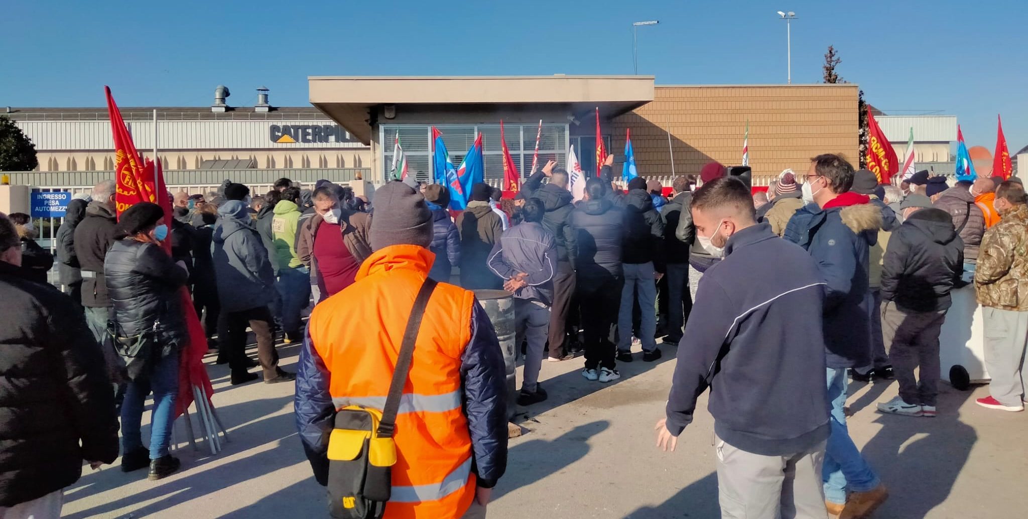 Caterpillar chiude a Jesi la denuncia di Acli Marche