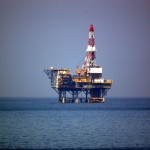 Oil_platform_in_Japan