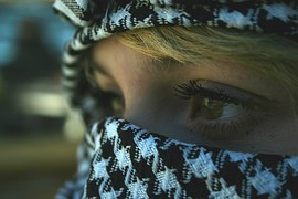 girl-666011__180