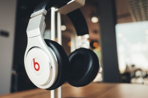 headphones-820341_960_720